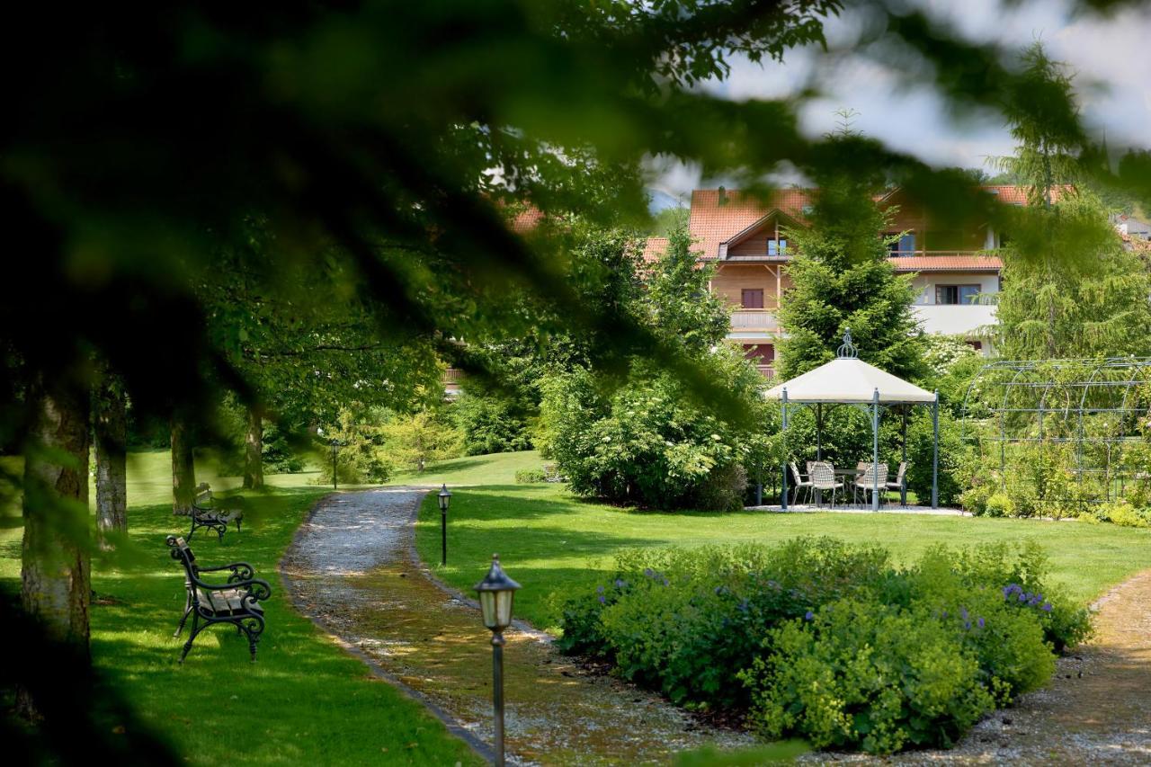 Engels Park Випитено Экстерьер фото